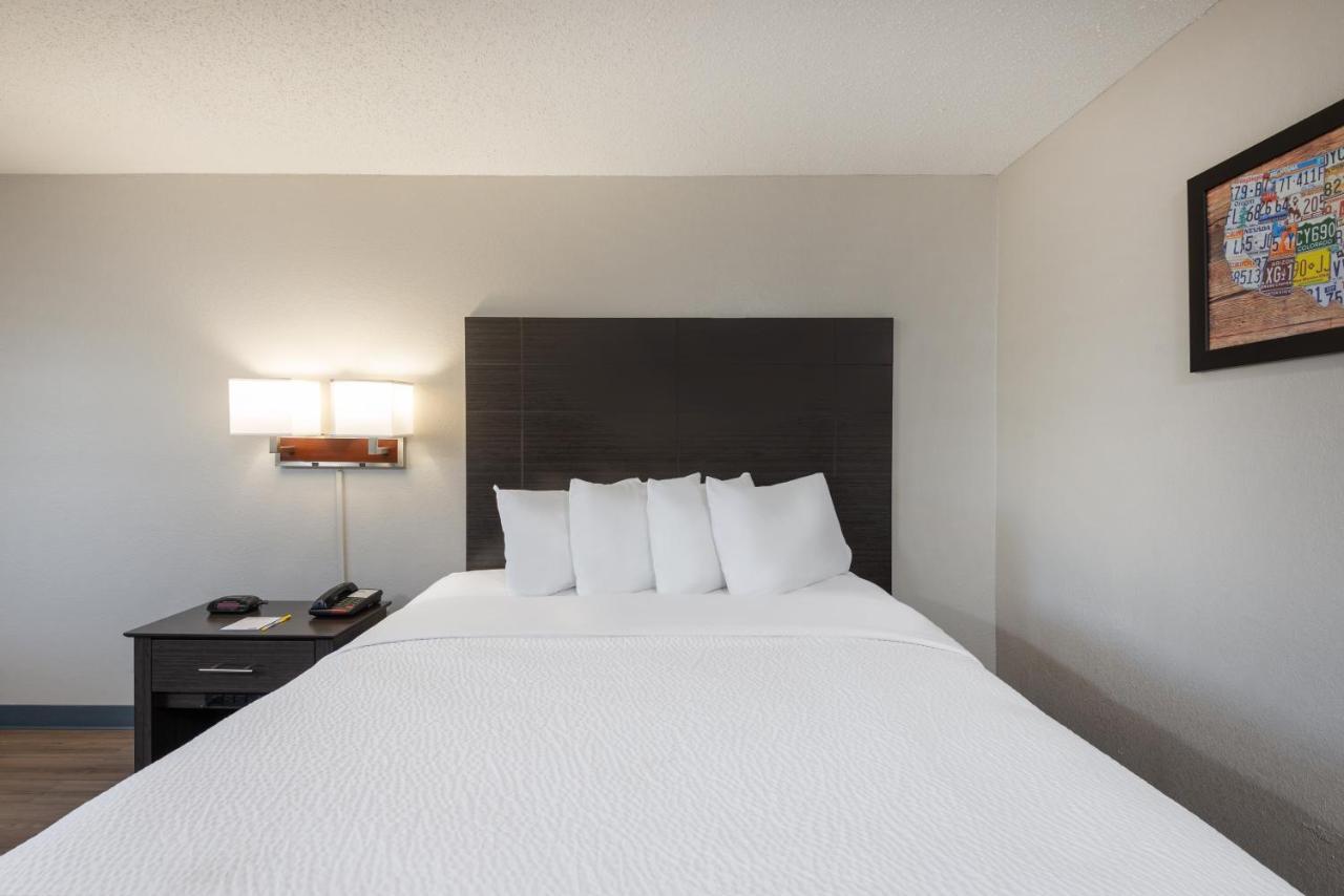Days Inn By Wyndham Somerset Pa I-70 I-76 Экстерьер фото